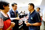 22-雇主座談會-中場休憩局長和與會廠商貴賓交流