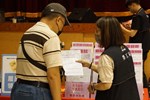 民眾現場領取廠商履歷