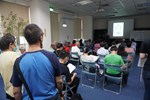 企業說明會由人資、主管現場介紹公司環境、工作內容