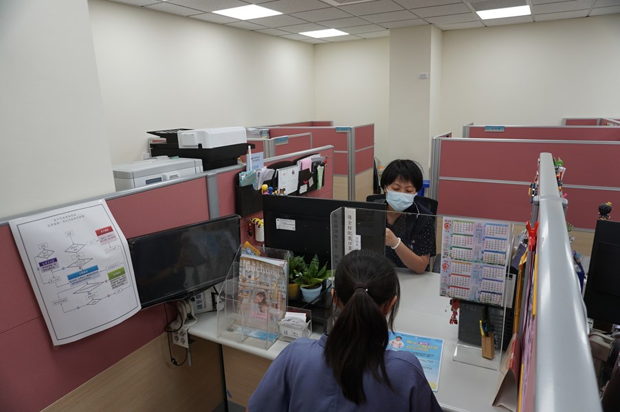 服務櫃台現場資格認定青年就業保險資格