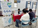 廠商跟求職者講解職缺內容