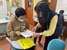 與民眾說明職缺內容及協助填寫履歷