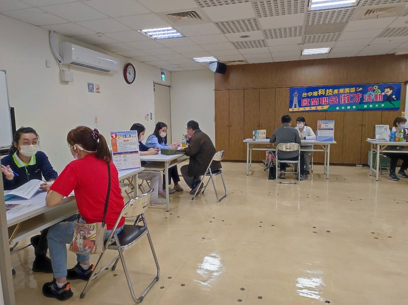 聯合徵才活動求職面試情形3