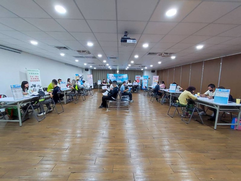 徵才活動廠商設攤面試