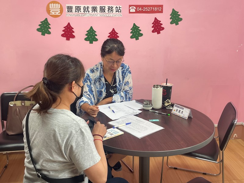 【履歷健診】求職者與講師討論展現自我優勢展現