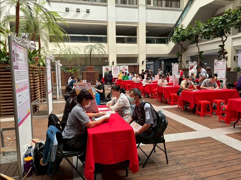 徵才活動吸引市民朋友前來尋職