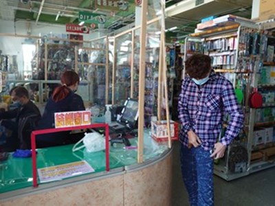 雇主經事前與勞工個別協議同意-得將228休假日挪移至其他工作日實施