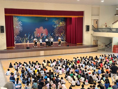 向日光視障樂團於西區忠信國小展演推廣