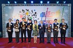一星-副市長及局長與一星得獎代表合照