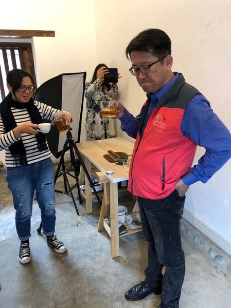 吳局長走訪瞭解摘星山莊現況