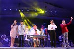 市長與裕翔、陳祈信、飛行者樂團合唱心內的歌「你是我的眼」