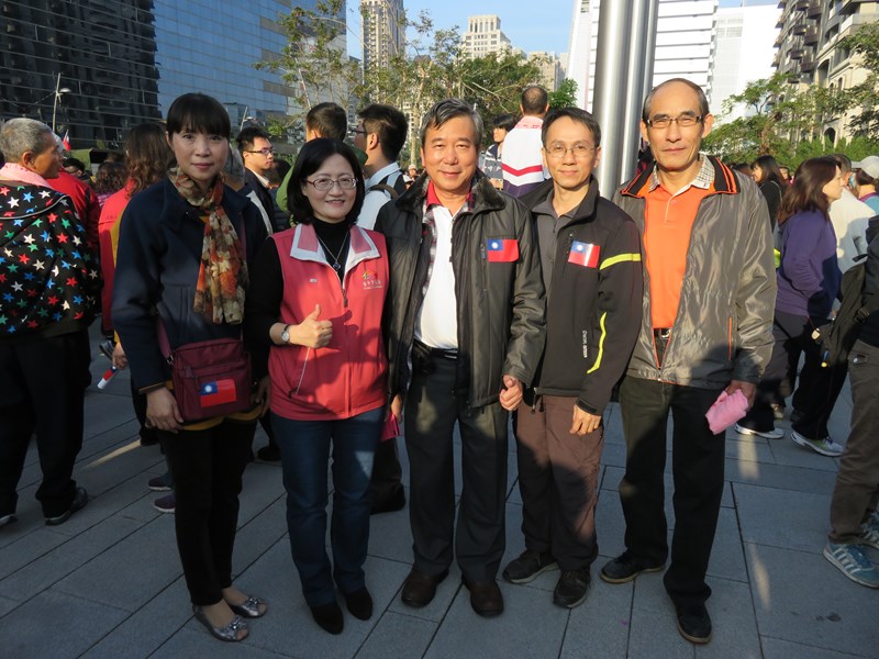 台中市不動產經紀人職業工會出席105年元旦升旗典禮