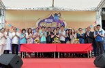 05-楊副市長瓊瓔與外交部宋子正大使、東協四國代表、五大總工會、台中市工業總會、慈濟中區人醫會等貴賓堆沙塔獻花，為市民及移工祈福。