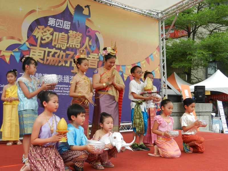11-泰國籍媽媽開心帶領新二代一同參與東協好聲音才藝競賽及認識了解泰緬節慶活動
