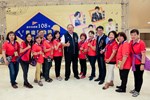 與副市長合影