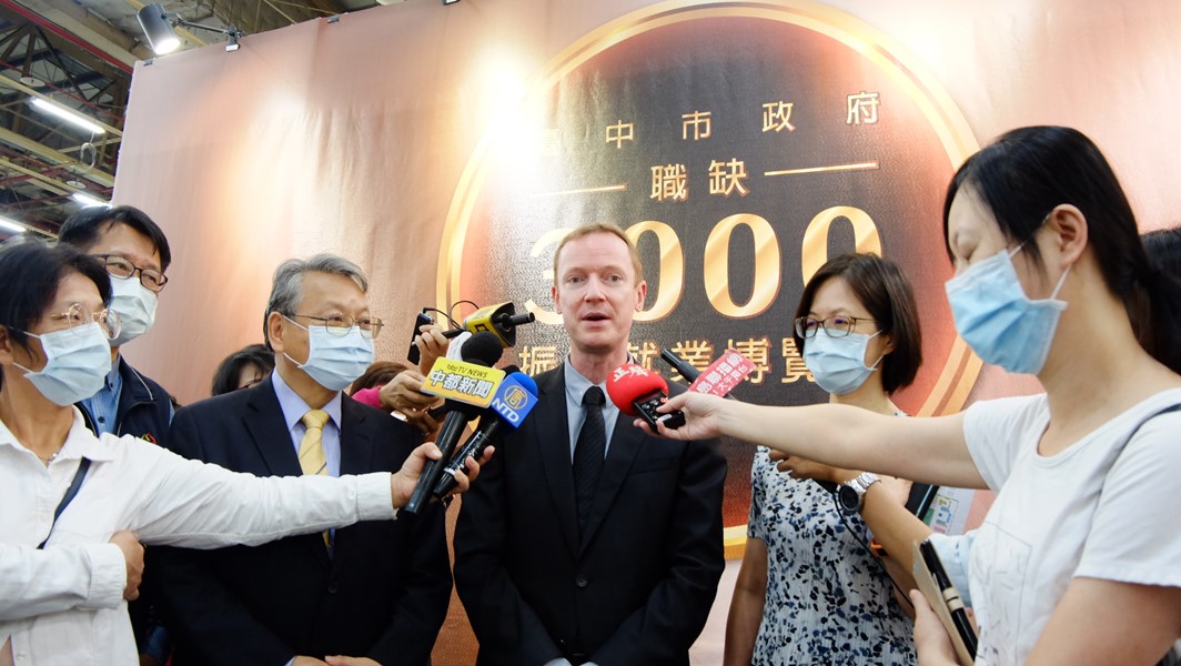 丹麥商務辦事處處長伯孟德接受採訪