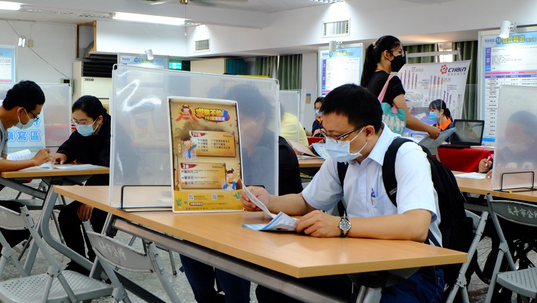 12-活動現場求職防詐騙宣導